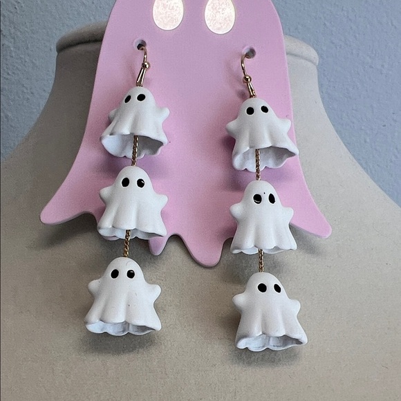 👻 White Ghost Dangle Earrings - Picture 3 of 5